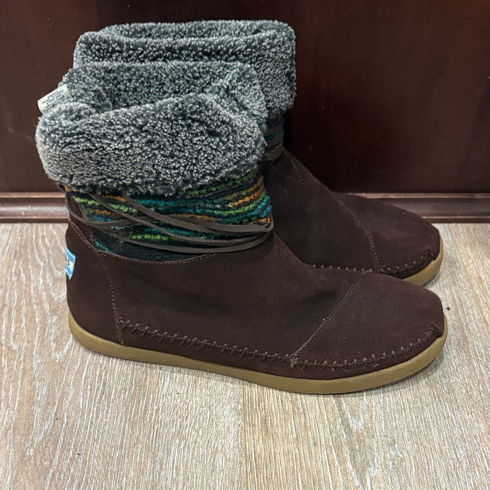 TOMS Dark Brown Suede Boots with Blue Logo Patch 9.5